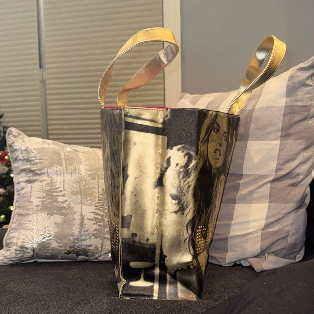 Victoria’s Secret Tote Bundle Bag + Makeup Case + Cozy Slipper Socks Set - Picture 5 of 15